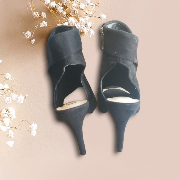 BLACK Open Toe Heels - Picture 9 of 10